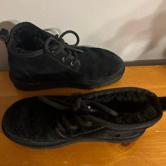 UGG NEUMEL WOMEN ANKLE BOOTS SUEDE BLACK US 4 - Picture 3 of 9